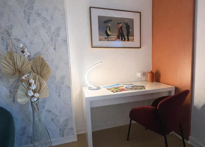 Lumineux - Balcon - Bureau - Gare A Proximite Apartment *